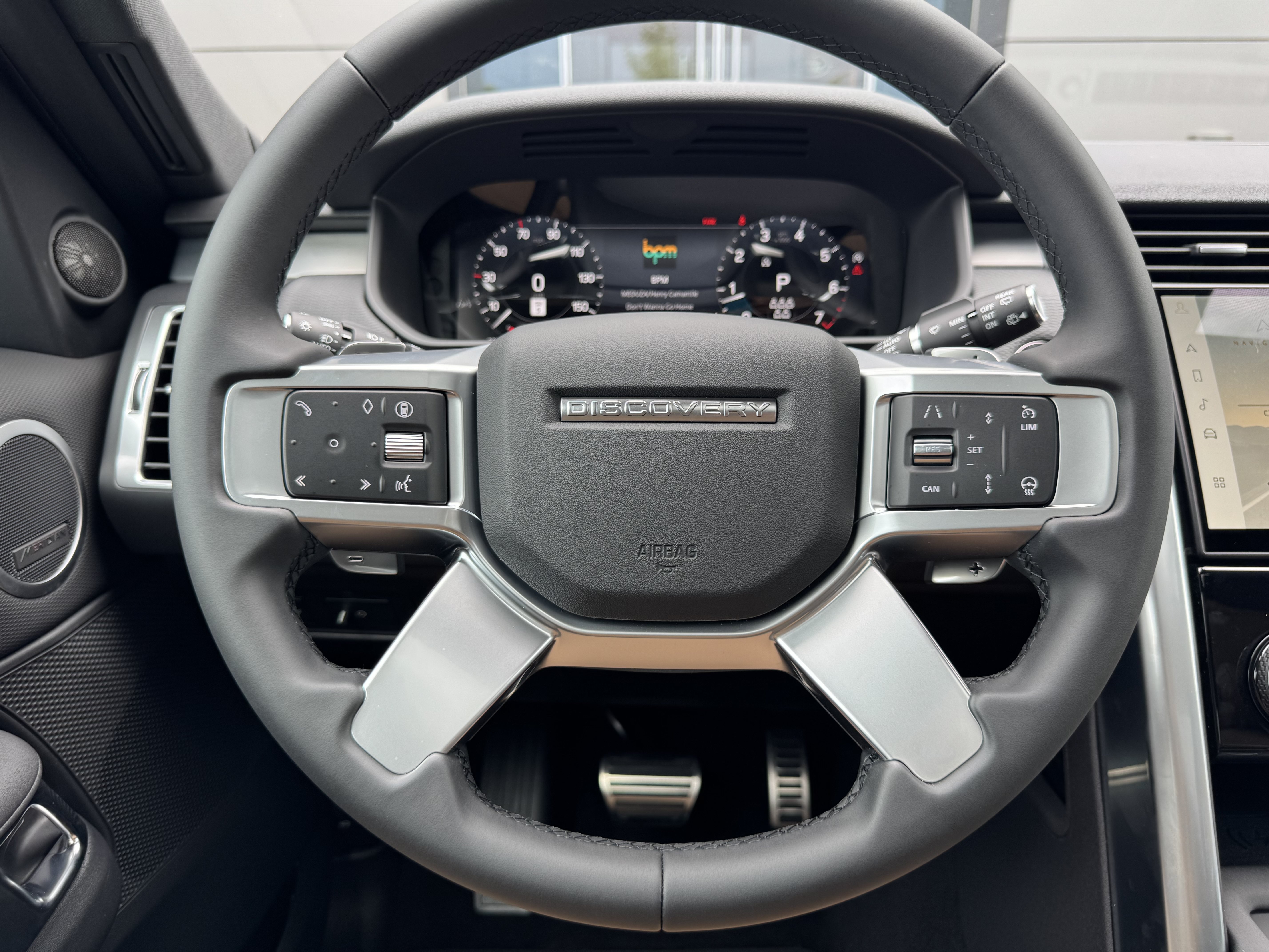 New 2026 Land Rover Discovery Limited Edition AWD/4WD image 16
