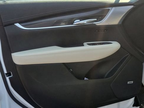 Used 2024 Cadillac XT6 Sport w/ Technology Package AWD/4WD image 28