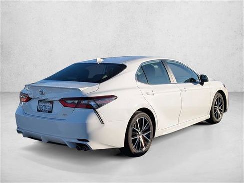 Used 2023 Toyota Camry SE image 5