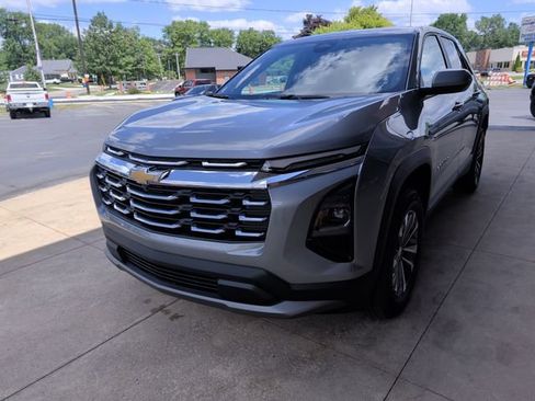 Used 2026 Chevrolet Equinox LT AWD/4WD image 4