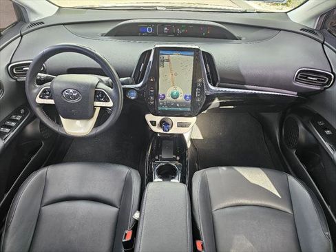 Used 2017 Toyota Prius Prime Premium image 4