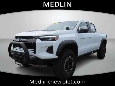 Used 2025 Chevrolet Colorado ZR2 w/ Off-Road Front Bumper Package image 4