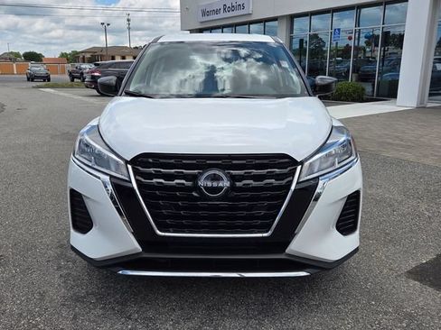 Used 2025 Nissan Kicks Play S FWD image 2