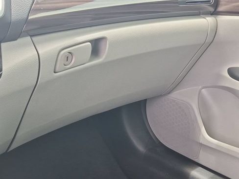 Used 2017 Honda Accord EX-L image 17