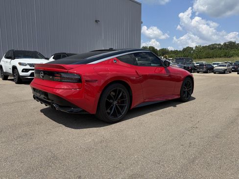 Used 2025 Nissan Z Performance w/ Floor Mat Package RWD image 6