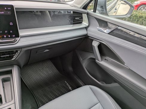 New 2026 Volkswagen Tiguan SE image 18