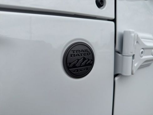 New 2026 Jeep Wrangler Unlimited Sahara AWD/4WD image 16