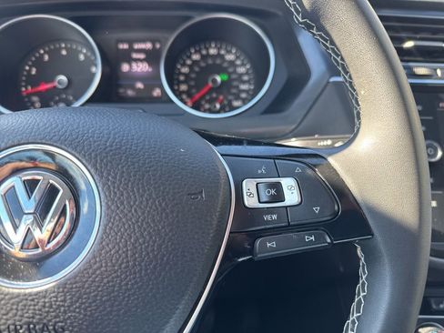 Used 2021 Volkswagen Tiguan SE image 15
