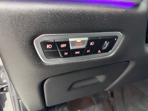 Used 2021 BMW X7 xDrive40i w/ Premium Package image 60