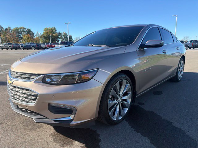 Used 2018 Chevrolet Malibu Premier w/ Premier Sun and Wheel Package FWD image 2