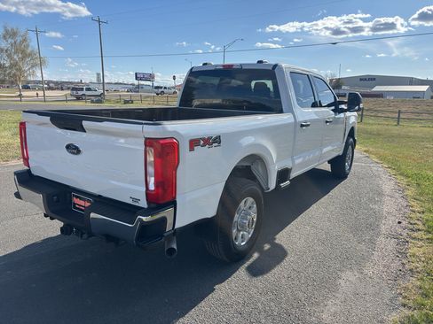 Used 2024 Ford F250 XLT w/ FX4 Off-Road Package AWD/4WD image 5
