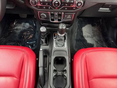 Used 2024 Jeep Wrangler Unlimited Sport AWD/4WD image 11