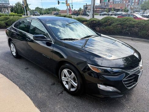 Used 2023 Chevrolet Malibu LT w/ Driver Confidence Package FWD image 3