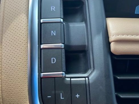 Used 2023 Chevrolet Suburban Premier AWD/4WD image 28