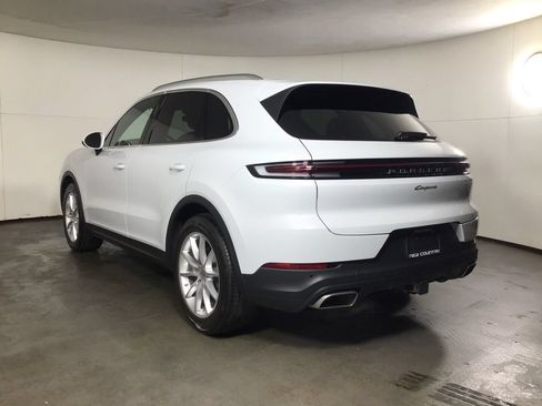 Certified 2024 Porsche Cayenne AWD/4WD image 6