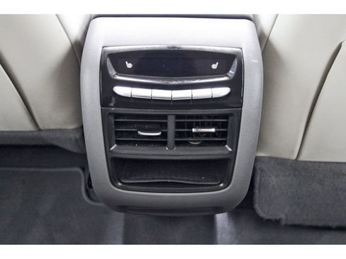 Used 2021 Cadillac XT5 Premium Luxury image 15