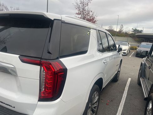 Used 2021 GMC Yukon Denali w/ Denali Ultimate Package image 8