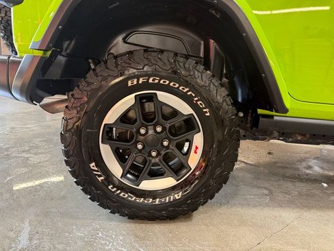 Certified 2021 Jeep Wrangler Unlimited Rubicon w/ Cold Weather Group AWD/4WD image 36