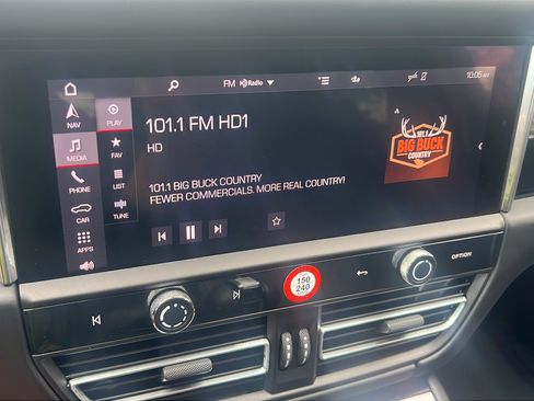 Certified 2025 Porsche Macan S AWD/4WD image 27