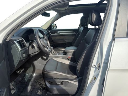 Used 2022 Volkswagen Atlas SEL R-Line image 11