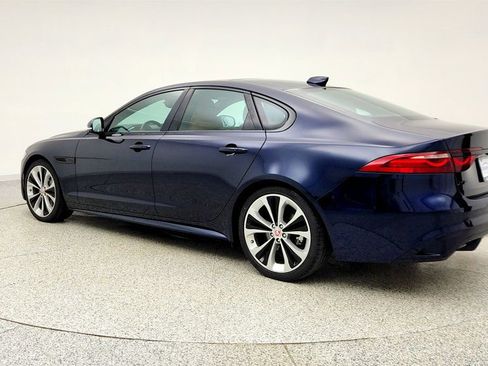 Used 2022 Jaguar XF R-Dynamic SE image 7