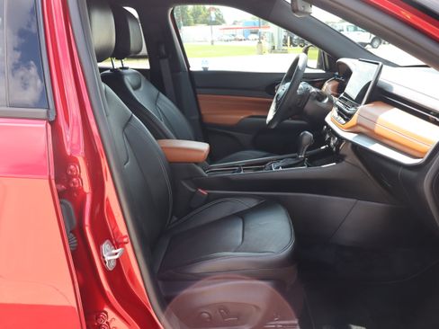 Used 2025 Jeep Compass Limited w/ Elite Group AWD/4WD image 12