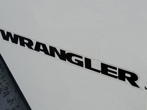 Used 2016 Jeep Wrangler Sport image 10