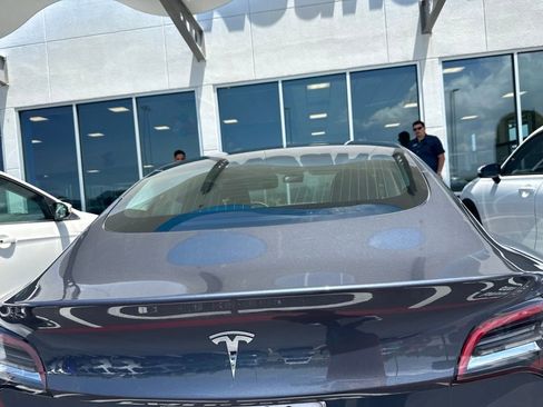 Used 2020 Tesla Model 3 Standard Range RWD image 5