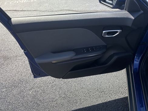 New 2025 Kia K4 LXS image 21
