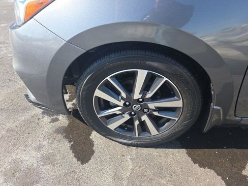 Used 2021 Nissan Versa SV image 12