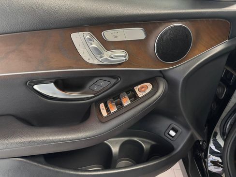 Used 2019 Mercedes-Benz GLC 300 4MATIC image 12