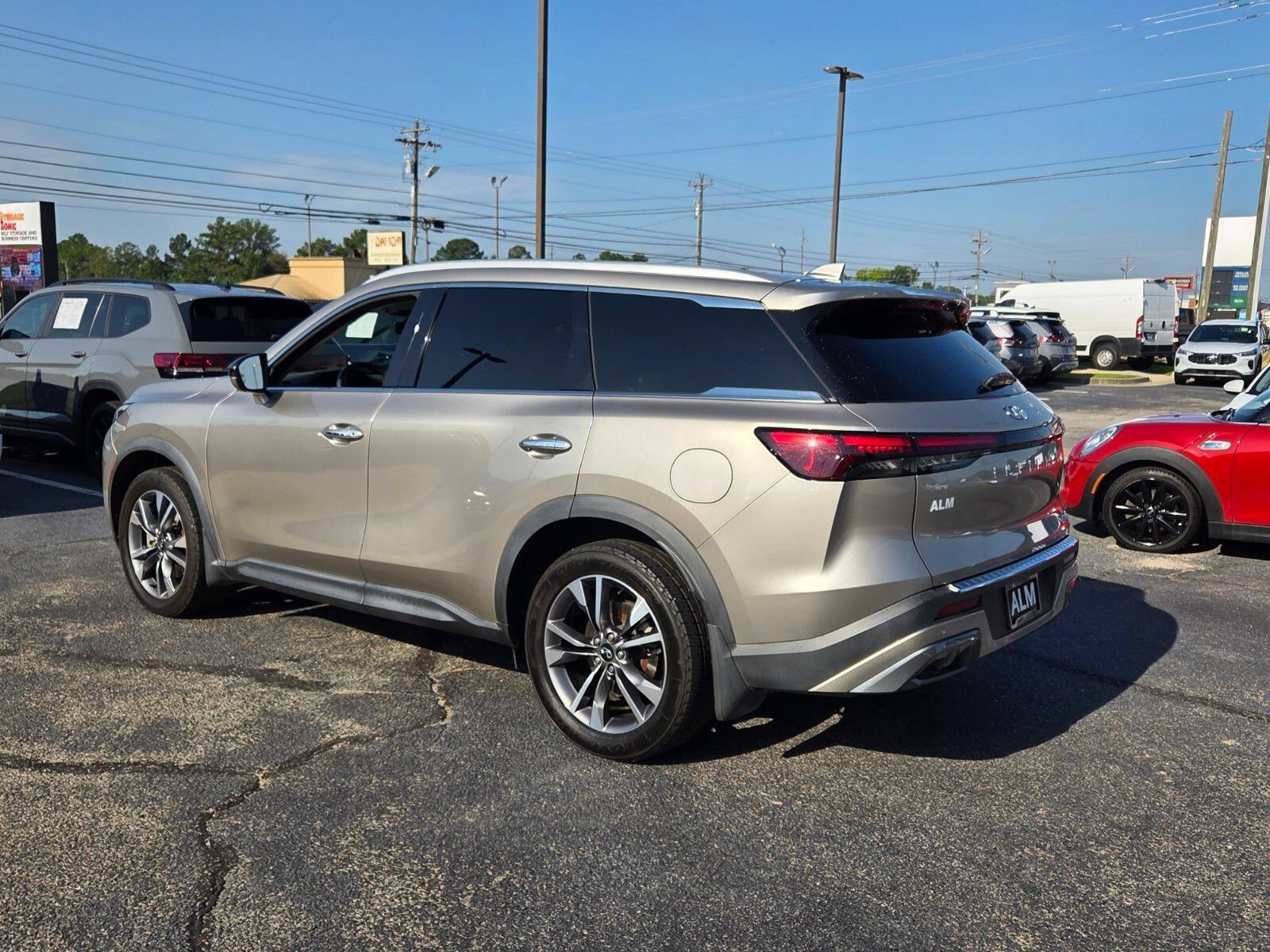 Used 2022 INFINITI QX60 Luxe w/ Vision Package FWD image 9