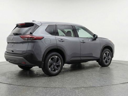 Used 2025 Nissan Rogue SV image 9