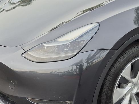Used 2024 Tesla Model Y Long Range AWD/4WD image 6