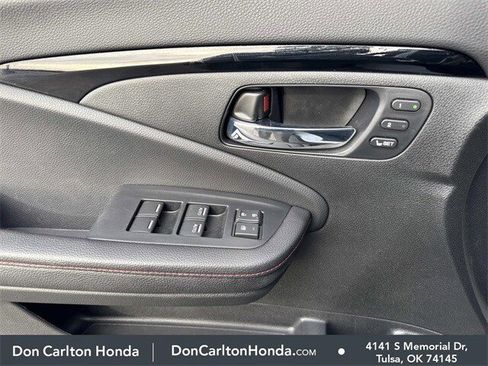 Used 2025 Honda Ridgeline Black Edition image 9