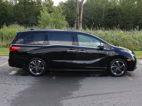 Used 2024 Honda Odyssey Elite image 4