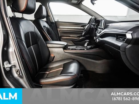 Used 2025 Nissan Altima 2.5 SR FWD image 23