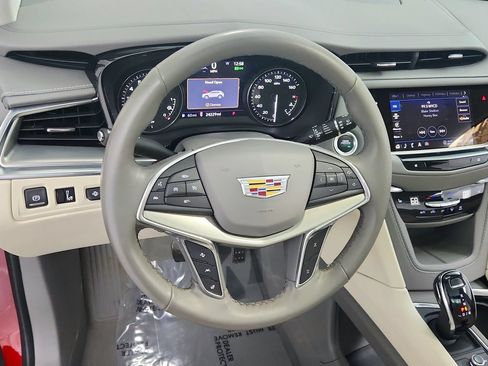 Certified 2024 Cadillac XT5 Premium Luxury w/ Technology Package AWD/4WD image 18