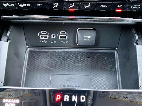 Certified 2023 Jeep Grand Cherokee Limited w/ Luxury Tech Group II AWD/4WD image 18