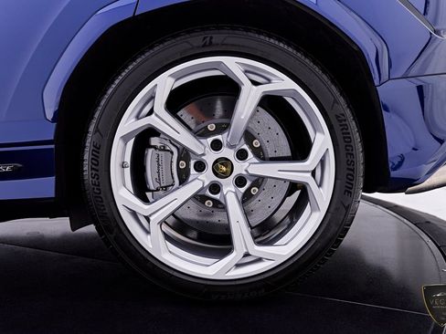 Used 2026 Lamborghini Urus SE AWD/4WD image 31
