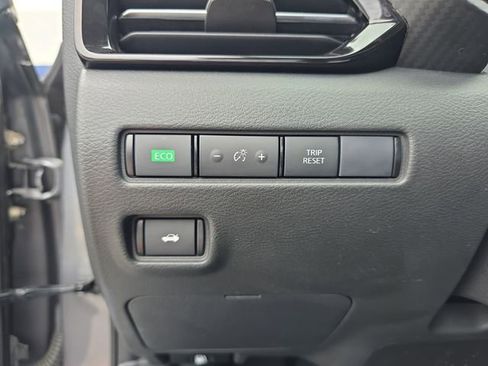 Used 2020 Nissan Sentra SV FWD image 18