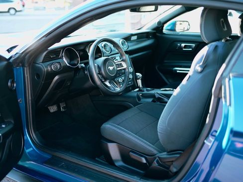 Used 2017 Ford Mustang Coupe image 6