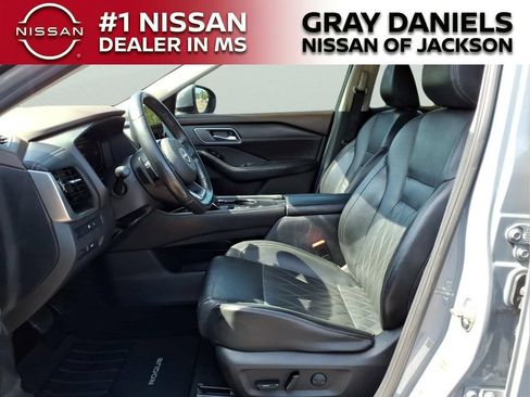 Used 2023 Nissan Rogue Platinum w/ Platinum Premium Package FWD image 23