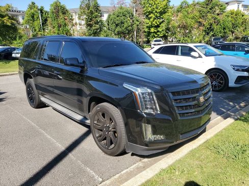 Used 2015 Cadillac Escalade ESV Luxury RWD image 22