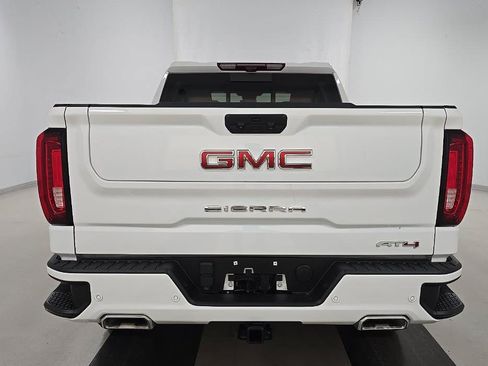 Used 2024 GMC Sierra 1500 AT4 w/ Technology Package AWD/4WD image 5