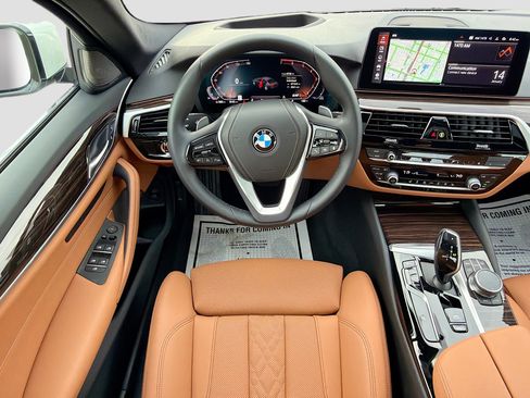 Used 2023 BMW 530i w/ Premium Package image 17
