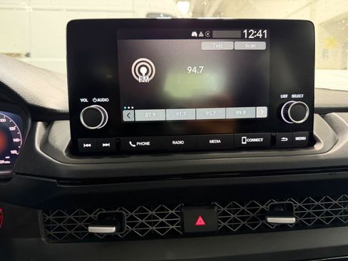 Used 2025 Honda Accord SE image 37
