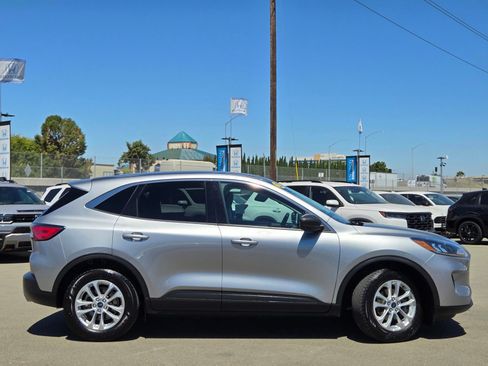 Used 2022 Ford Escape SE FWD image 8