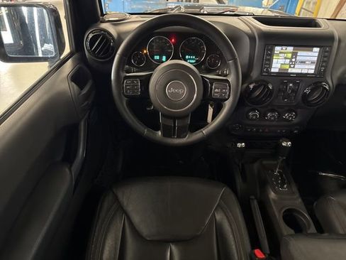 Used 2015 Jeep Wrangler Unlimited Sahara AWD/4WD image 4