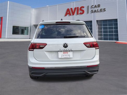 Used 2024 Volkswagen Tiguan S image 9
